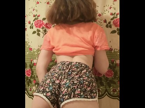 ❤️ Babi ifanc rhywiol yn tynnu ei siorts ar gamera ❤ Porno vk wrthon ni