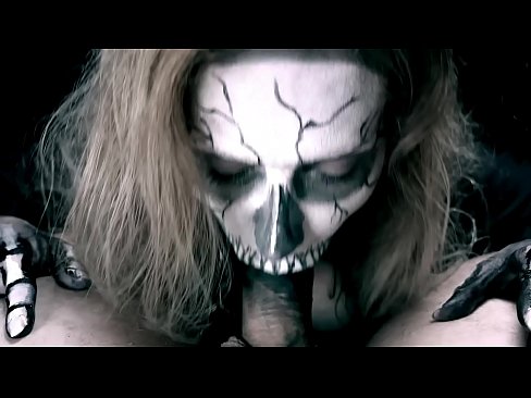 ❤️ Demon merch sugno ceiliog gyda'i geg du a llyncu cum. ❤ Porno vk wrthon ni